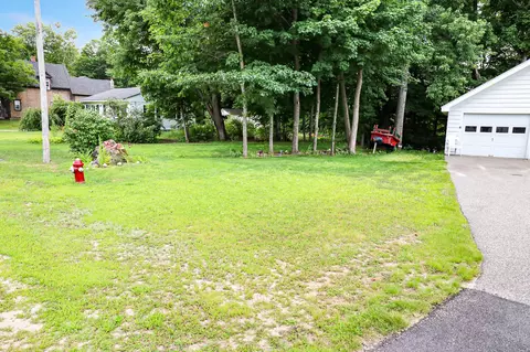 Exterior - 73 Middle Ave, Mexico, ME 04257 photo 3 of 8