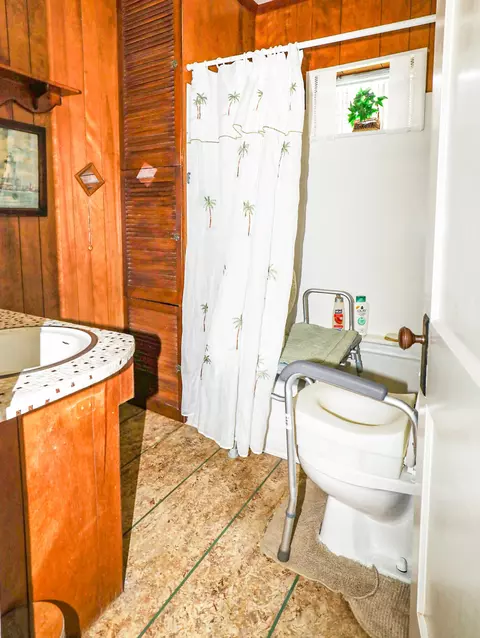 Bath - 73 Middle Ave, Mexico, ME 04257 photo 1 of 1
