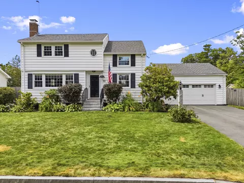 20 Groveside Rd, Portland, ME 04102