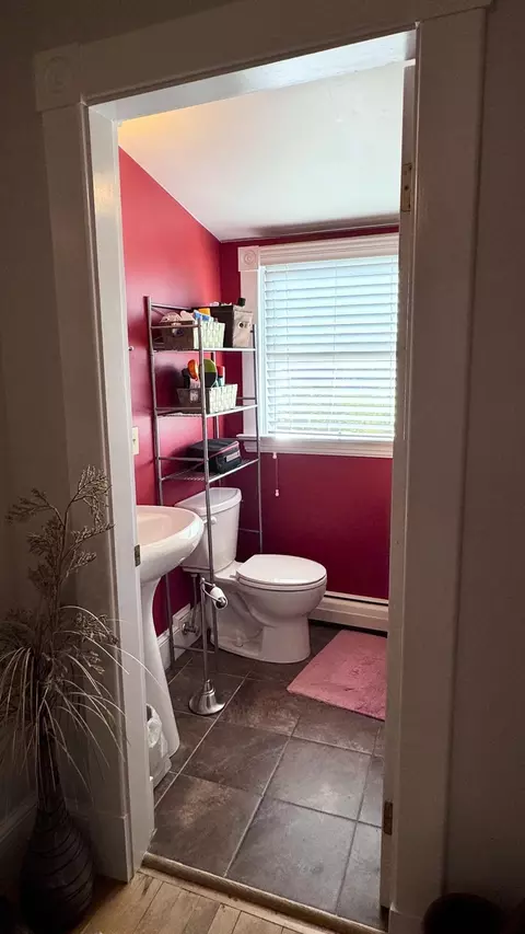 Bath - 509 Stackpole Rd, Durham, ME 04222 photo 3 of 3