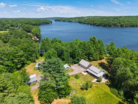 33 Sunshine Farm Rd, Litchfield, ME 04350