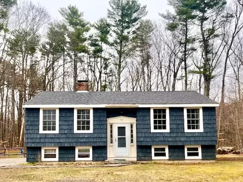 32 Kathy Ln, Cumberland, ME 04021