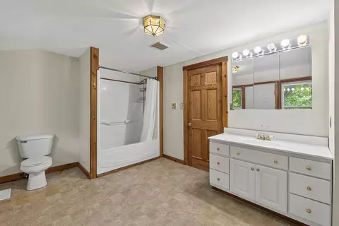 Bath - 3 Leighton Rd, Augusta, ME 04330 photo 1 of 5