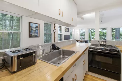 Kitchen - 91 Shore Dr, Freeport, ME 04032 photo 1 of 5