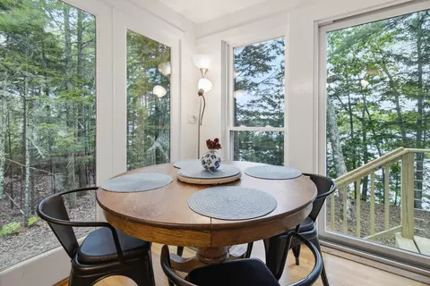 Dining - 91 Shore Dr, Freeport, ME 04032 photo 3 of 3