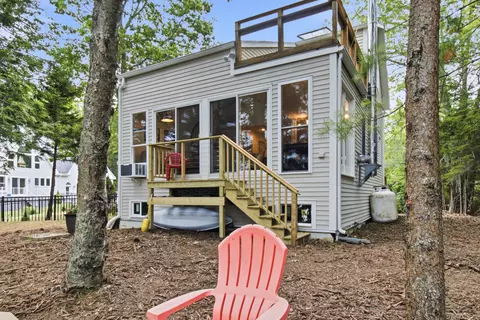 Exterior - 91 Shore Dr, Freeport, ME 04032 photo 7 of 14