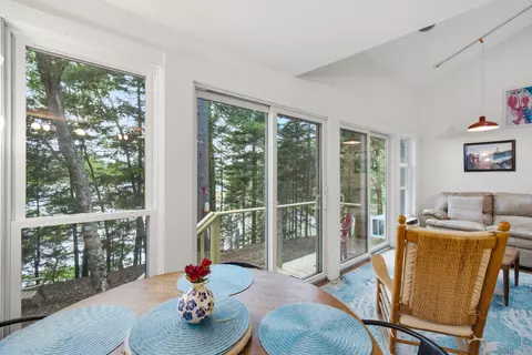 Dining - 91 Shore Dr, Freeport, ME 04032 photo 2 of 3
