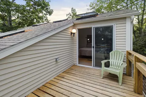 Exterior - 91 Shore Dr, Freeport, ME 04032 photo 3 of 14