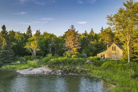 53 Island Ave, Saint George, ME 04859