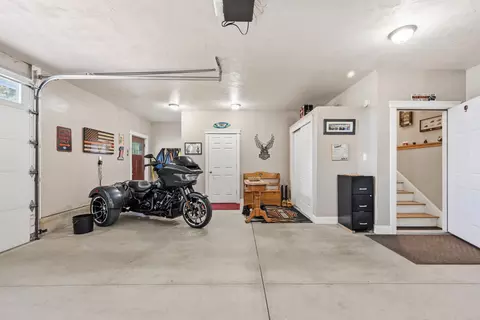 Entry Way - 61 First Ave, Greene, ME 04236 photo 2 of 2