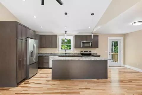 33 Mallard Dr, Limerick, ME 04048