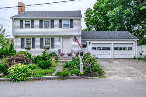 35 Belknap St, Portland, ME 04103