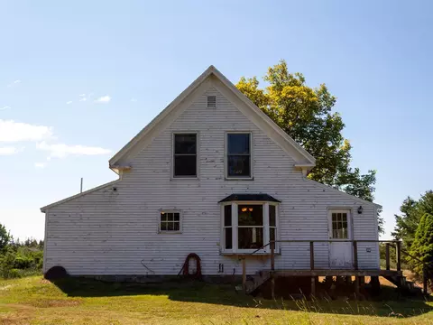 Exterior - 60 Pequot Rd, Vinalhaven, ME 04863 photo 3 of 9