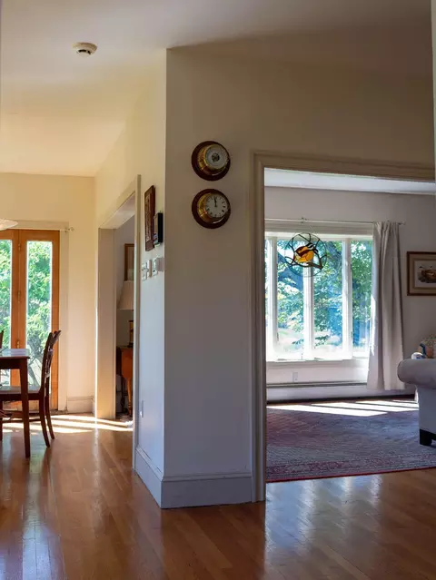 Entry Way - 60 Pequot Rd, Vinalhaven, ME 04863 photo 2 of 5