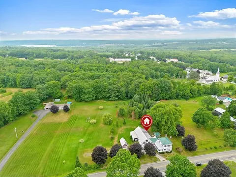 31 Hussey Rd, Albion, ME 04910