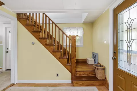 Entry Way - 119 Bond Brook Rd, Augusta, ME 04330 photo 2 of 5