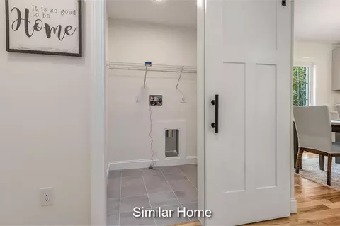 Entry Way - 15 Cascade Cir #18, Kennebunk, ME 04043 photo 7 of 12