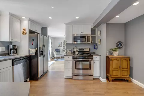 Kitchen - 8 Harbor Vw, Phippsburg, ME 04562 photo 1 of 3