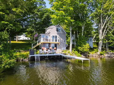 29 Sherman St, Newport, ME 04953