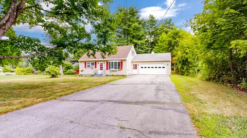 4 Brault St, Lewiston, ME 04240