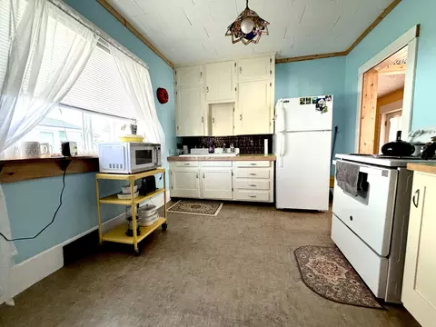 Kitchen - 29 Katahdin Ave, Millinocket, ME 04462 photo 2 of 2