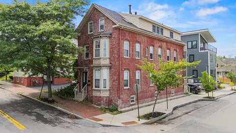 164 Pearl St #B, Portland, ME 04101