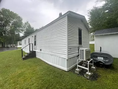 Exterior - 104 Sparrow Dr, Augusta, ME 04330 photo 3 of 5