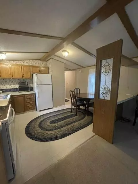 Kitchen - 104 Sparrow Dr, Augusta, ME 04330 photo 2 of 2