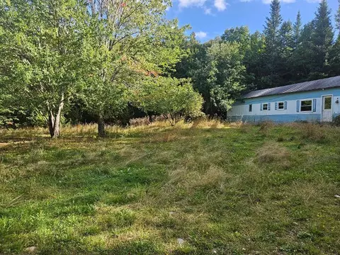 286 Hopkins Rd, Plymouth, ME 04969