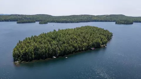 9 Millstone Is, Liberty, ME 04949