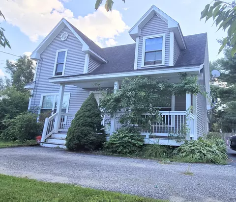 71 Grove St, Lewiston, ME 04240