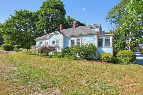 49 Orchard St, Auburn, ME 04210
