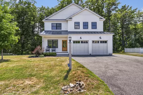 32 Ice Pond Dr, Portland, ME 04103
