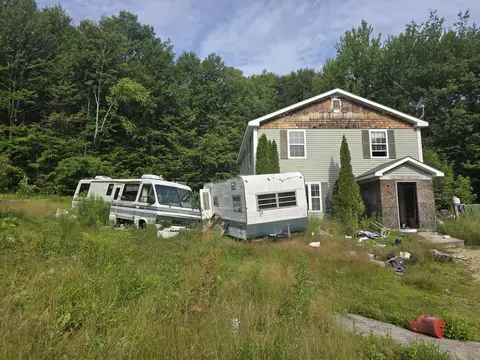 116 High St, West Paris, ME 04289