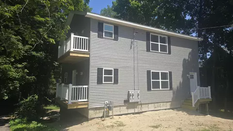 86 Western Ave, Auburn, ME 04210