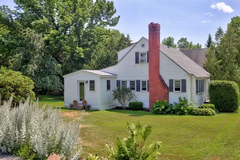 15 Nicholson Ave, Bucksport, ME 04416