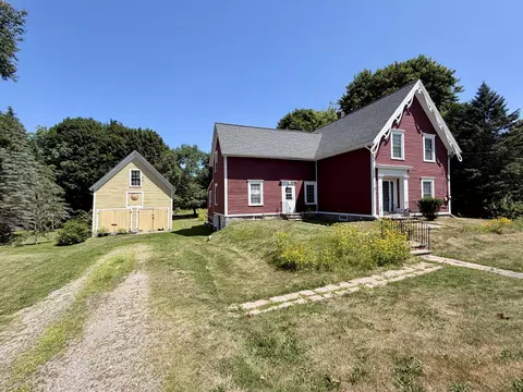 49 Lebanon Rd, Winterport, ME 04496