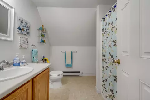Bath - 53 Annable Rd, Boothbay, ME 04537 photo 4 of 4