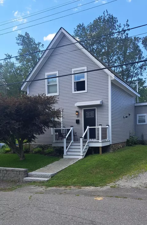 24 Jefferson St, Rockland, ME 04841