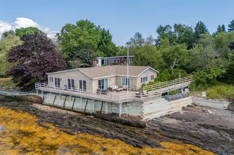 195 Beach Rd, Cliff Island, ME 04019