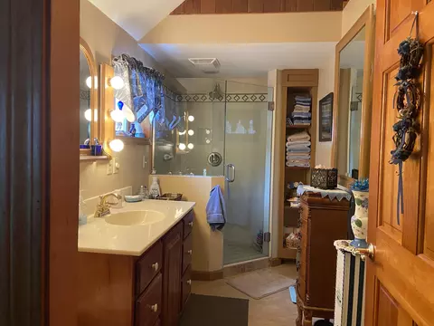 Bath - 41 Haskell Ave, Raymond, ME 04071 photo 1 of 6
