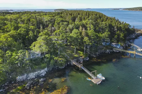51 Roderick Rd, South Bristol, ME 04568