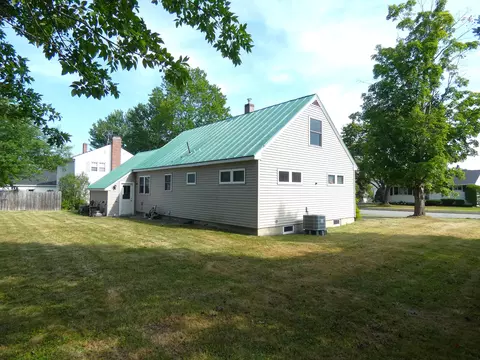 Exterior - 5 Mayflower Rd, Augusta, ME 04330 photo 3 of 7