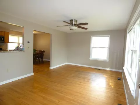 Living - 5 Mayflower Rd, Augusta, ME 04330 photo 1 of 4