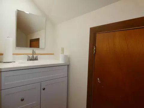 Bath - 5 Mayflower Rd, Augusta, ME 04330 photo 2 of 2