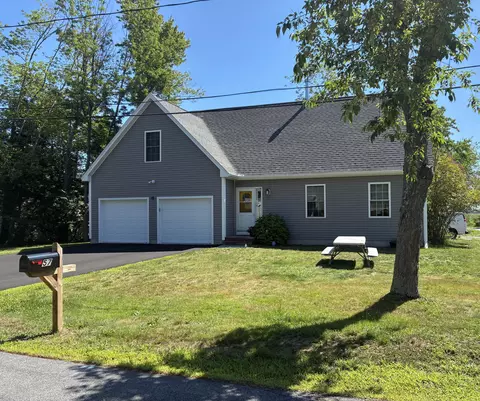 57 Merrifield Ct, Wells, ME 04090