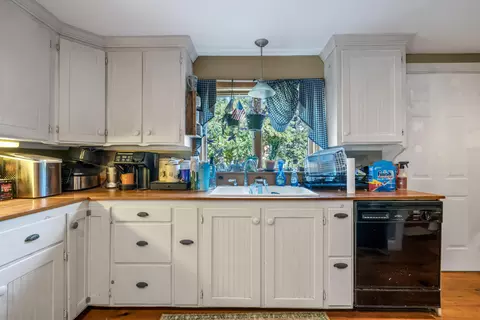 Kitchen - 43 Main St, Harrison, ME 04040 photo 2 of 8