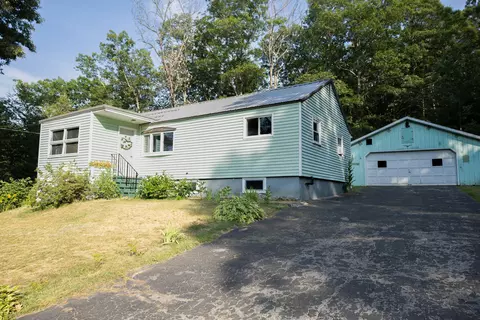 132 Apple Rd, Lewiston, ME 04240