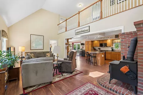 Entry Way - 1429 Main Rd, Phippsburg, ME 04562 photo 3 of 8