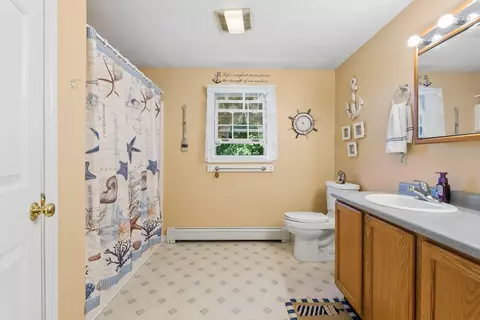 Bath - 1429 Main Rd, Phippsburg, ME 04562 photo 3 of 5